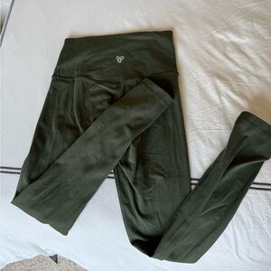 Green TnAction leggings